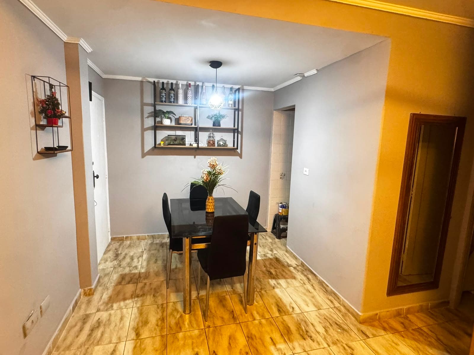 VENDO APART. DE 1 DORM. EM PRAIA GRANDE NO CANTO DO FORTE